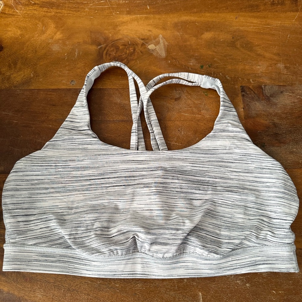 Lululemon Free to Be Bra Wild in a grey/white striped space dye pattern‎ size 12